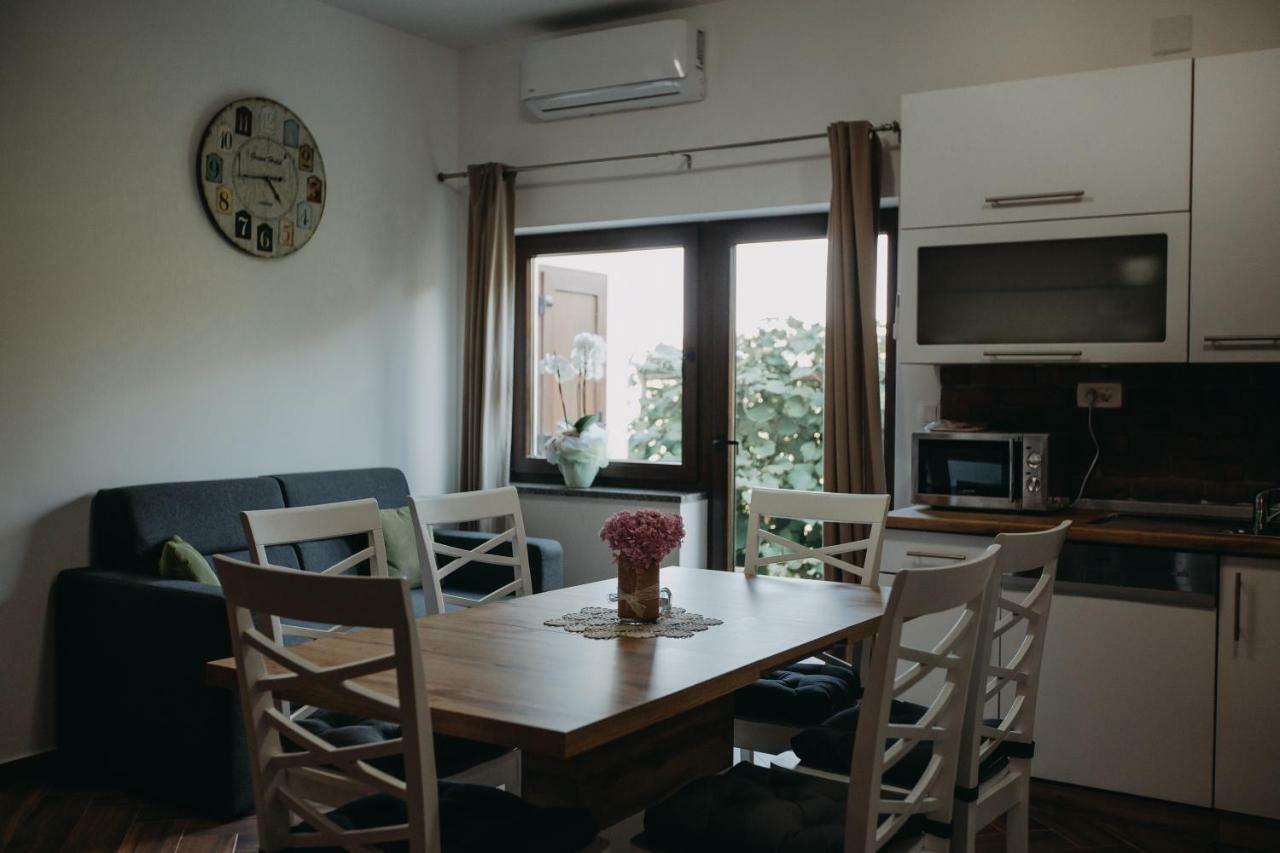 Apartman Vejama Josipdol Ngoại thất bức ảnh