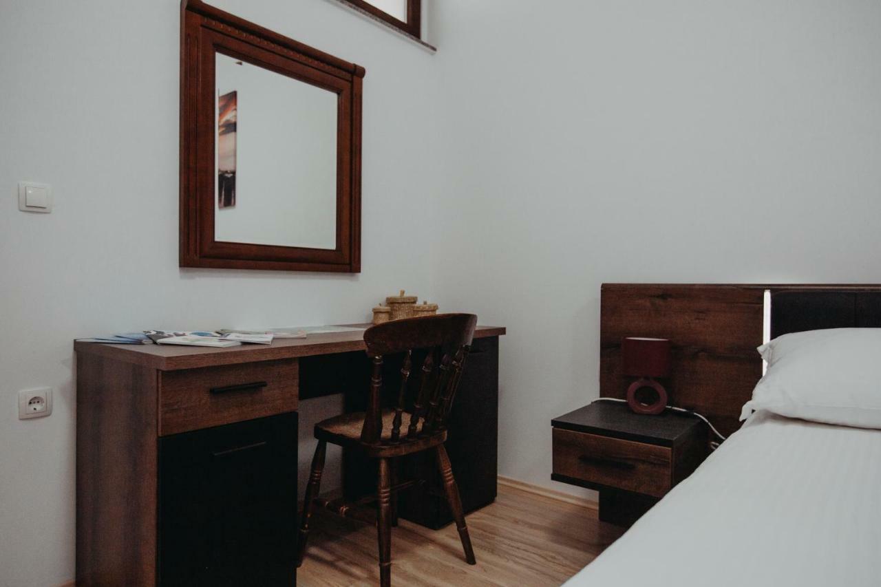 Apartman Vejama Josipdol Ngoại thất bức ảnh