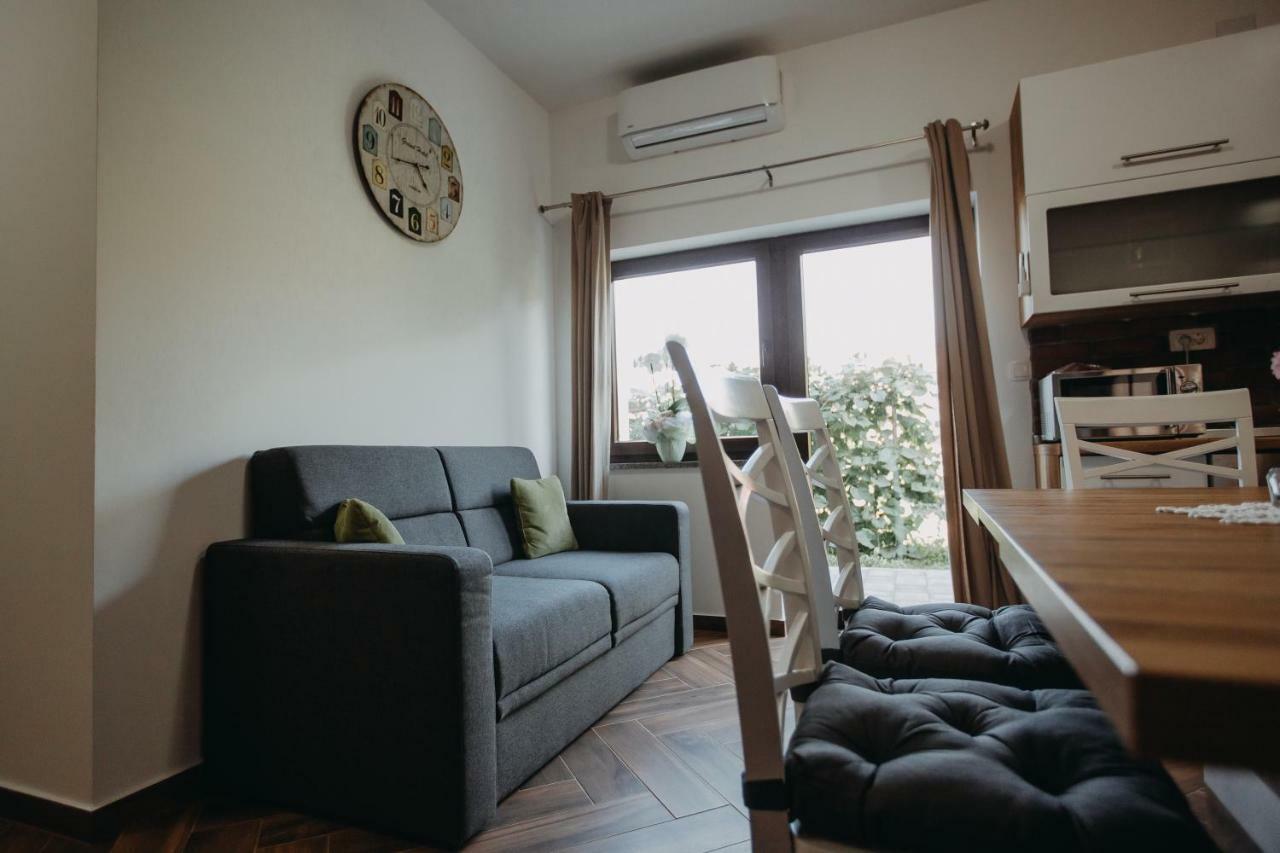 Apartman Vejama Josipdol Ngoại thất bức ảnh