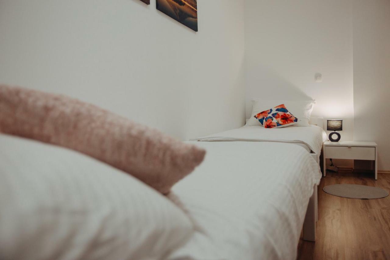 Apartman Vejama Josipdol Ngoại thất bức ảnh