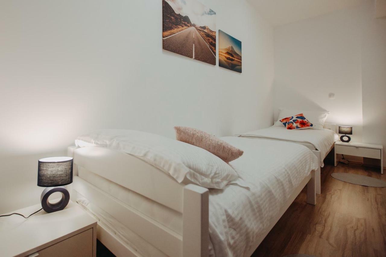 Apartman Vejama Josipdol Ngoại thất bức ảnh