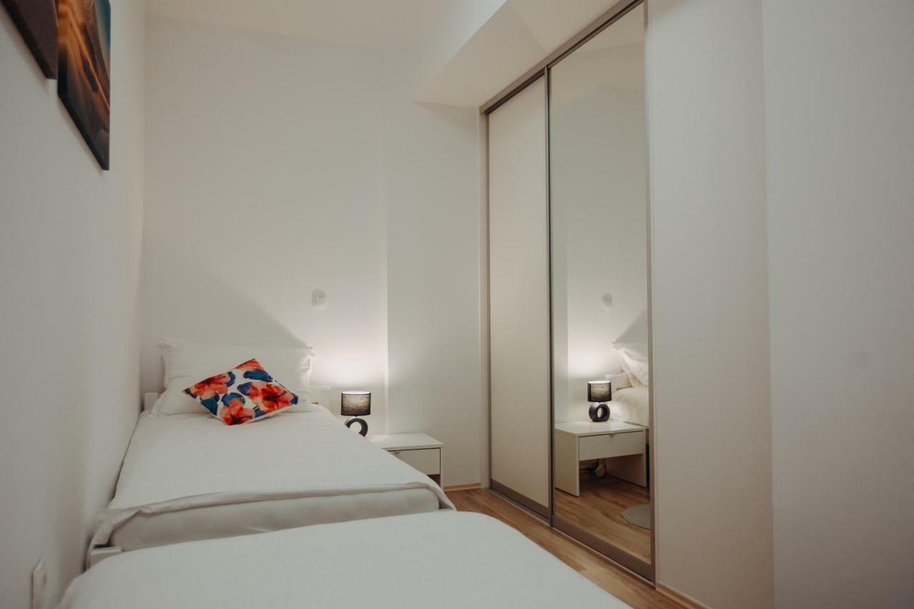 Apartman Vejama Josipdol Ngoại thất bức ảnh