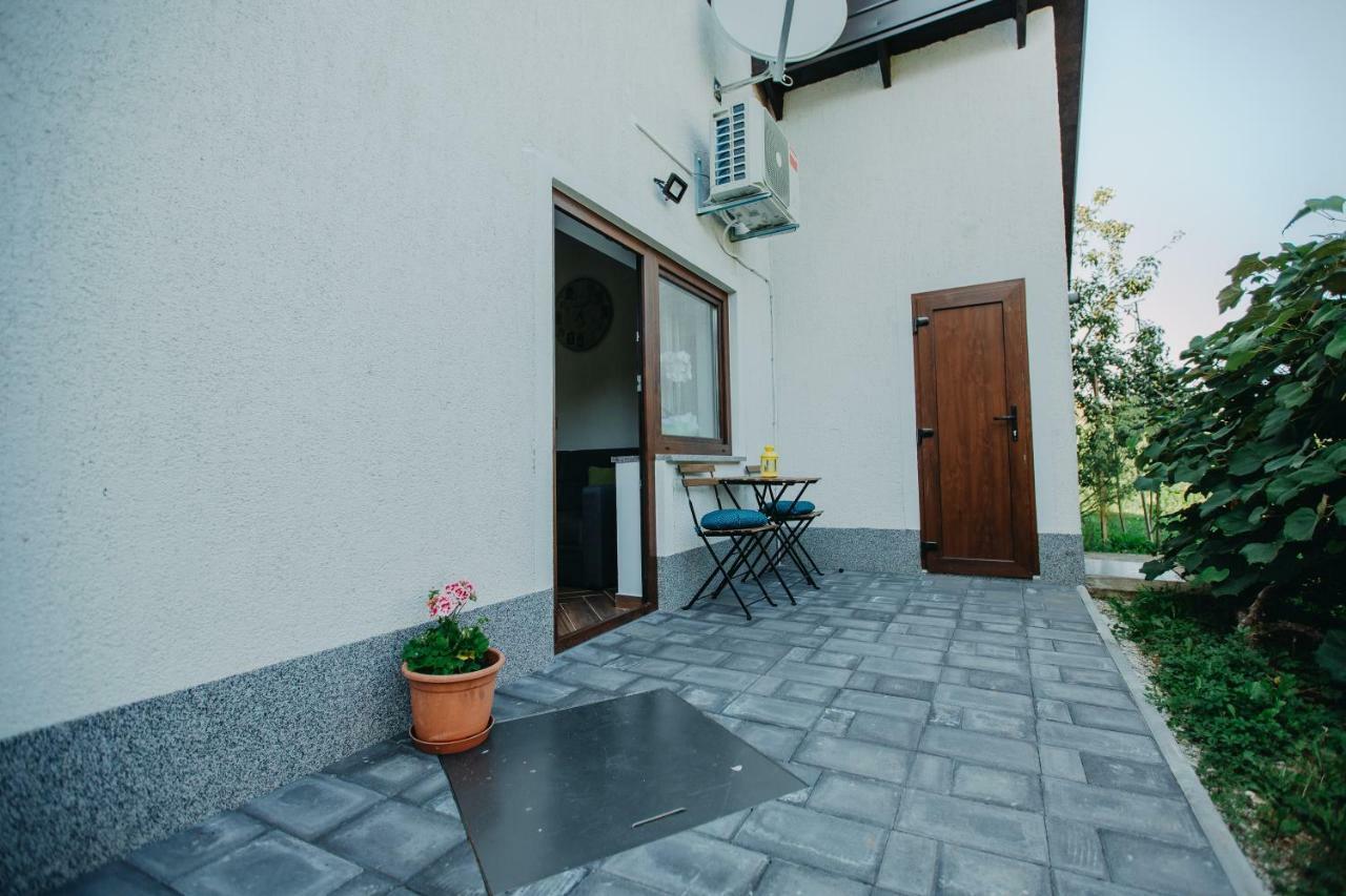 Apartman Vejama Josipdol Ngoại thất bức ảnh